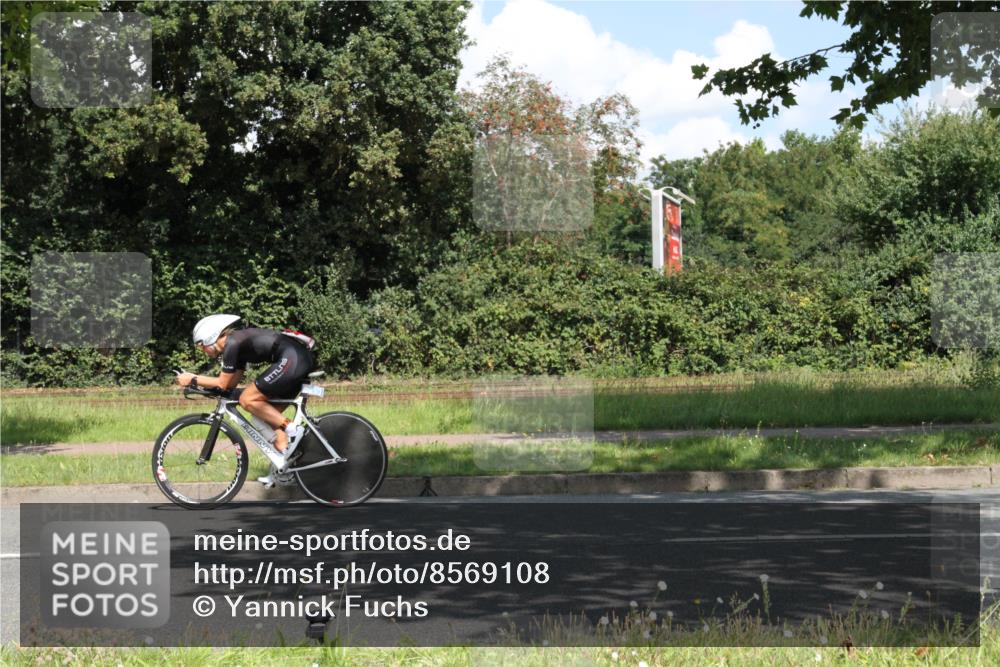 10.08.2025 - GEWOBA Citytriathlon Bremen Yannick Fuchs http://msf.ph/oto/8569108 10.08.2025 13:08:20 Radfahren 626, 666, 687, 792, 836, 838, 855, 980 meine-sportfotos.de