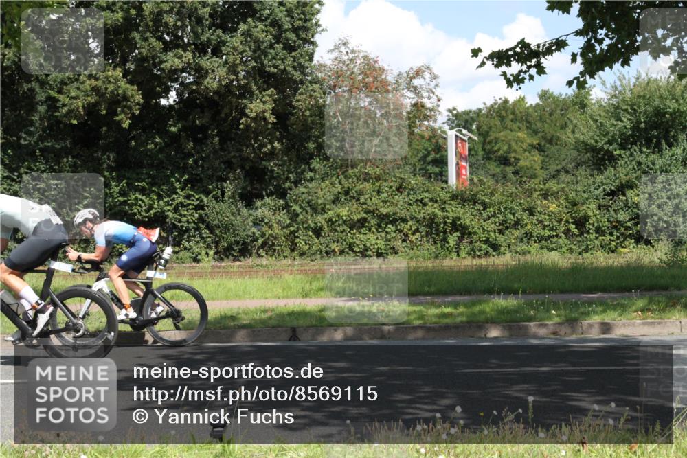 10.08.2025 - GEWOBA Citytriathlon Bremen Yannick Fuchs http://msf.ph/oto/8569115 10.08.2025 13:08:31 Radfahren 551, 552, 692, 702, 768, 824, 836, 855, 859, 968, 980 meine-sportfotos.de