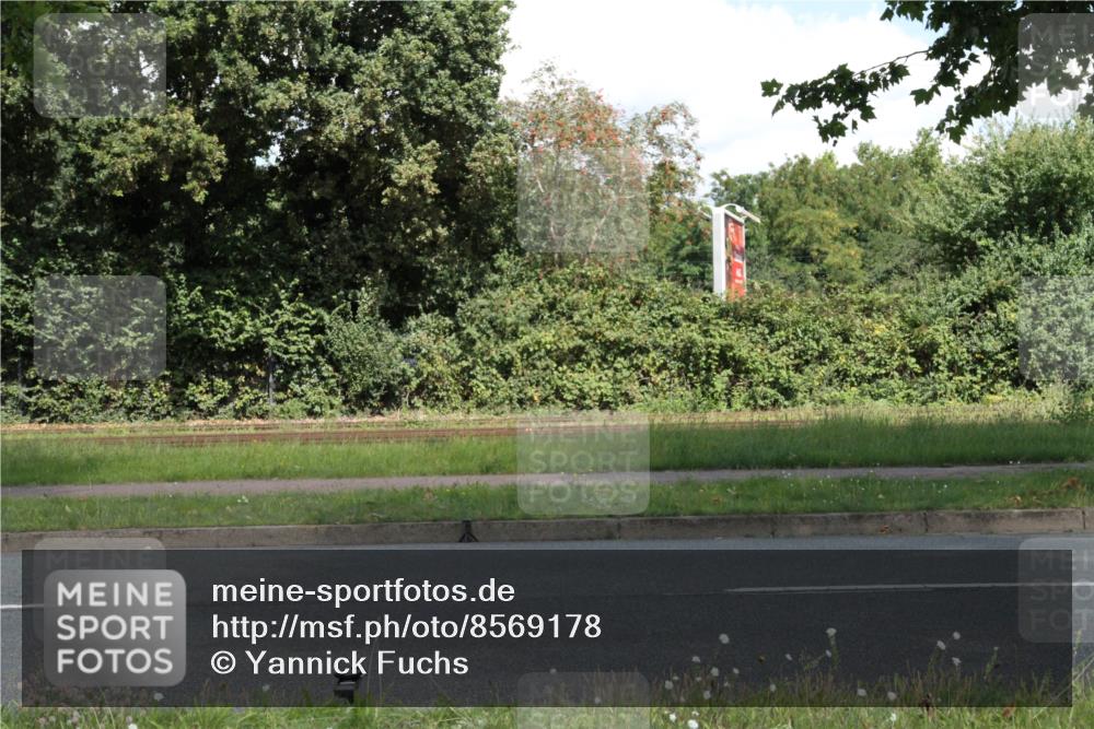 10.08.2025 - GEWOBA Citytriathlon Bremen Yannick Fuchs http://msf.ph/oto/8569178 10.08.2025 13:11:19 Radfahren 593, 664, 686, 688, 708, 738, 759, 915 meine-sportfotos.de