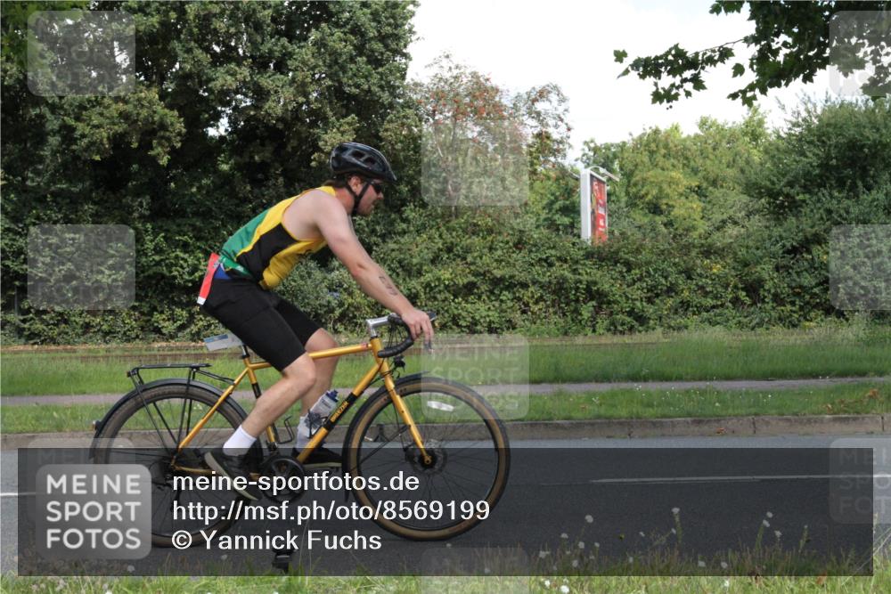 10.08.2025 - GEWOBA Citytriathlon Bremen Yannick Fuchs http://msf.ph/oto/8569199 10.08.2025 13:11:40 Radfahren 604, 635, 667, 688, 894, 915, 933, 937, 966, 1017, 1032 meine-sportfotos.de