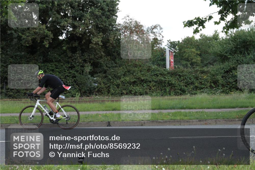 10.08.2025 - GEWOBA Citytriathlon Bremen Yannick Fuchs http://msf.ph/oto/8569232 10.08.2025 13:12:44 Radfahren 575, 582, 789, 895, 902, 924, 1028, 1035 meine-sportfotos.de