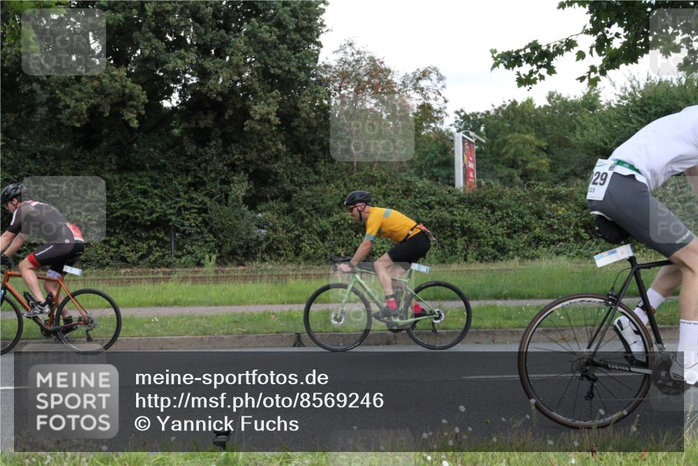 10.08.2025 - GEWOBA Citytriathlon Bremen Yannick Fuchs http://msf.ph/oto/8569246 10.08.2025 13:13:21 Radfahren 905, 1029, 1039 meine-sportfotos.de