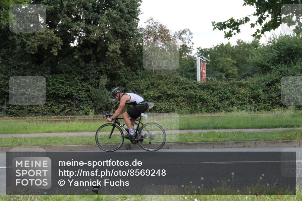 10.08.2025 - GEWOBA Citytriathlon Bremen Yannick Fuchs http://msf.ph/oto/8569248 10.08.2025 13:13:24 Radfahren 781, 905, 1015, 1029, 1039 meine-sportfotos.de