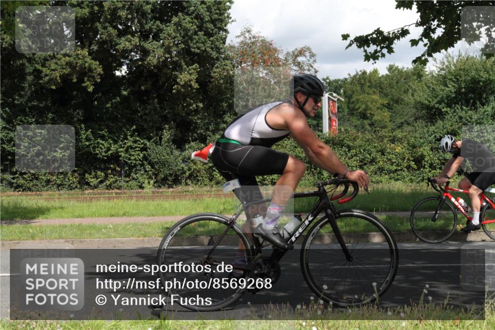 10.08.2025 - GEWOBA Citytriathlon Bremen Yannick Fuchs http://msf.ph/oto/8569268 10.08.2025 13:14:22 Radfahren 555, 764, 766, 1019 meine-sportfotos.de