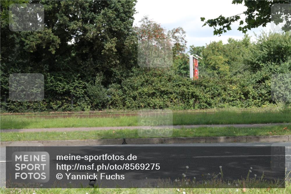 10.08.2025 - GEWOBA Citytriathlon Bremen Yannick Fuchs http://msf.ph/oto/8569275 10.08.2025 13:14:51 Radfahren 772, 877, 913 meine-sportfotos.de