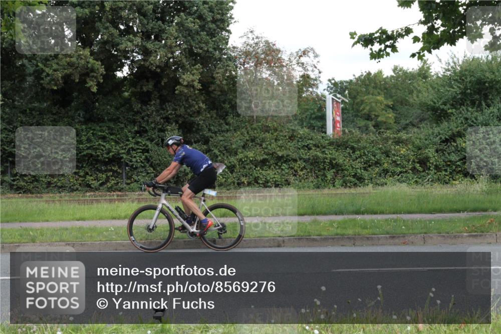 10.08.2025 - GEWOBA Citytriathlon Bremen Yannick Fuchs http://msf.ph/oto/8569276 10.08.2025 13:15:00 Radfahren 826, 913 meine-sportfotos.de