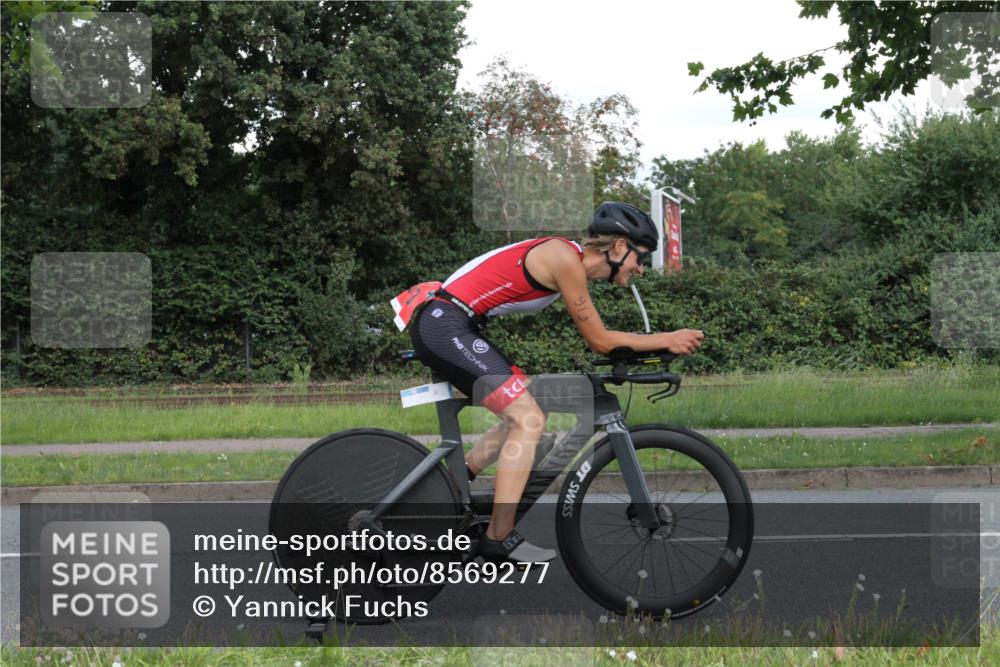10.08.2025 - GEWOBA Citytriathlon Bremen Yannick Fuchs http://msf.ph/oto/8569277 10.08.2025 13:15:05 Radfahren 765, 826, 913 meine-sportfotos.de