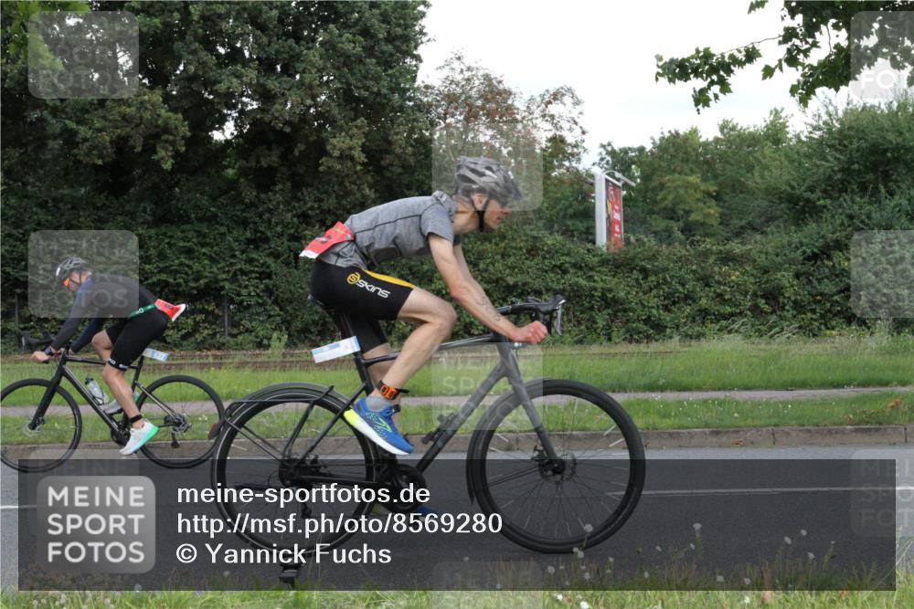 10.08.2025 - GEWOBA Citytriathlon Bremen Yannick Fuchs http://msf.ph/oto/8569280 10.08.2025 13:15:12 Radfahren 736, 765, 826, 913, 969 meine-sportfotos.de