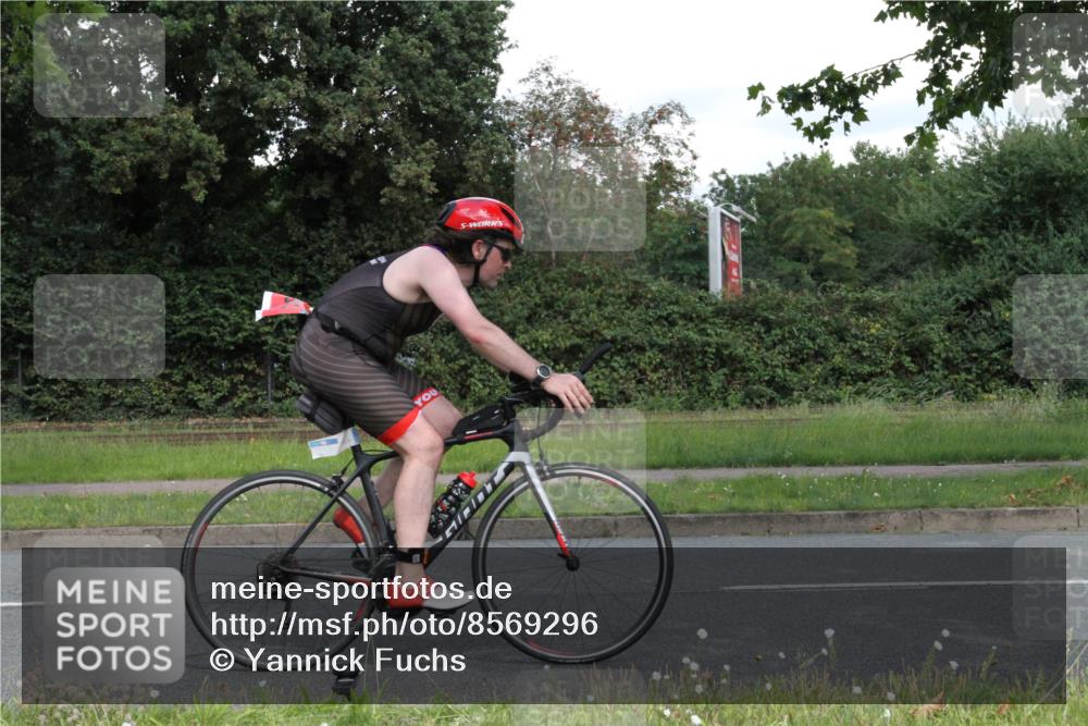 10.08.2025 - GEWOBA Citytriathlon Bremen Yannick Fuchs http://msf.ph/oto/8569296 10.08.2025 13:15:44 Radfahren 636, 843, 900, 1025 meine-sportfotos.de
