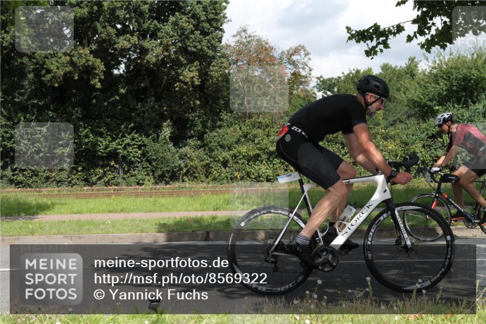 10.08.2025 - GEWOBA Citytriathlon Bremen Yannick Fuchs http://msf.ph/oto/8569322 10.08.2025 13:17:04 Radfahren 602, 720, 802, 870, 921 meine-sportfotos.de