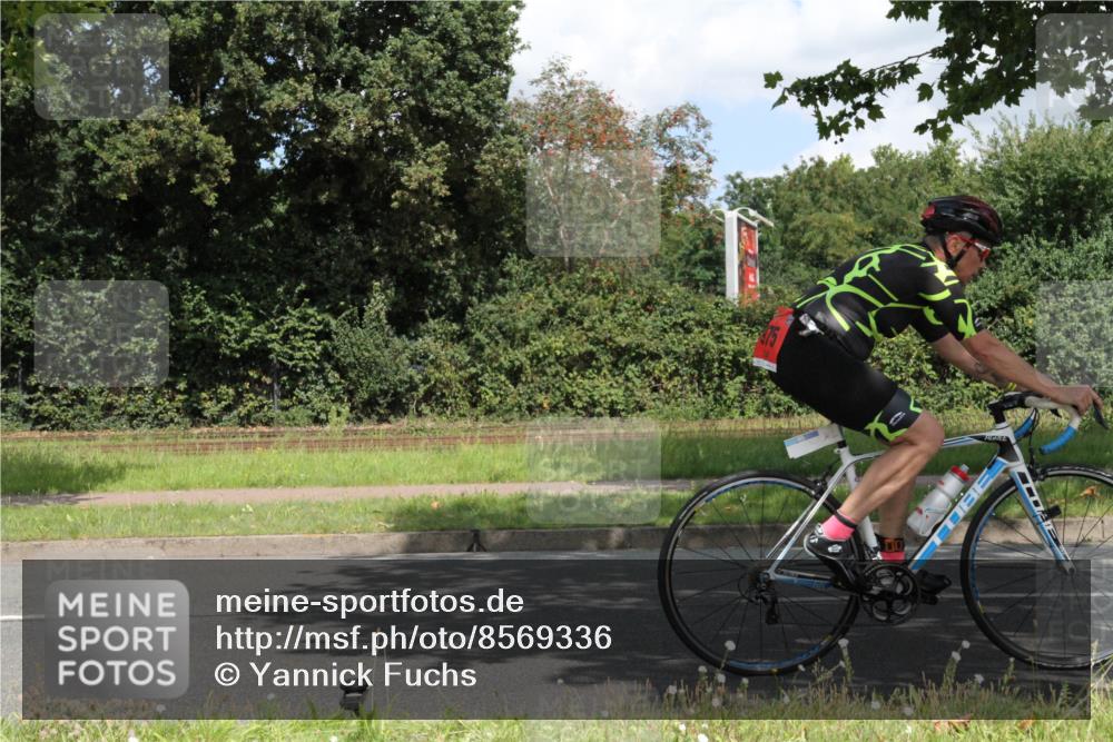 10.08.2025 - GEWOBA Citytriathlon Bremen Yannick Fuchs http://msf.ph/oto/8569336 10.08.2025 13:18:58 Radfahren 671, 709, 726, 899, 975 meine-sportfotos.de