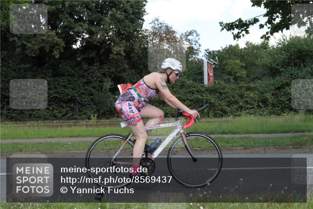 10.08.2025 - GEWOBA Citytriathlon Bremen Yannick Fuchs http://msf.ph/oto/8569437 10.08.2025 13:30:05 Radfahren 792, 942 meine-sportfotos.de