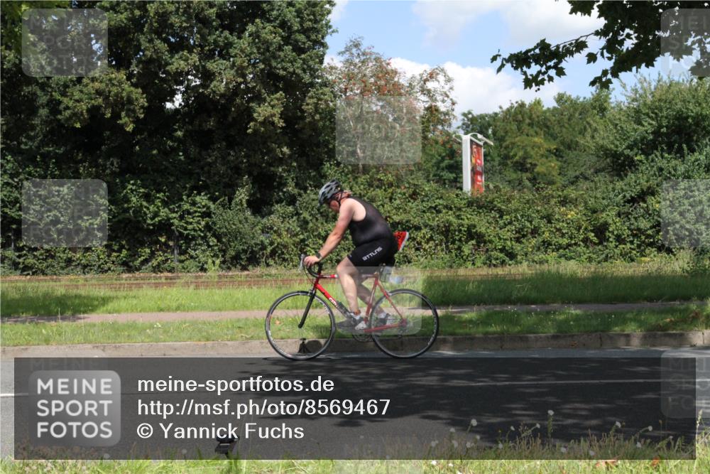 10.08.2025 - GEWOBA Citytriathlon Bremen Yannick Fuchs http://msf.ph/oto/8569467 10.08.2025 13:33:27 Radfahren  meine-sportfotos.de