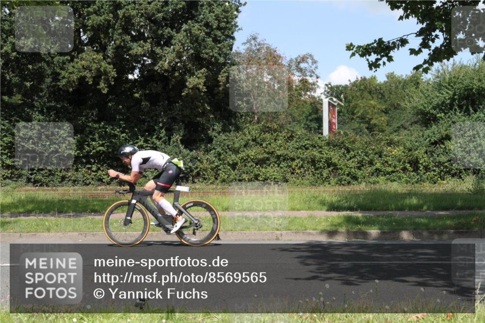 10.08.2025 - GEWOBA Citytriathlon Bremen Yannick Fuchs http://msf.ph/oto/8569565 10.08.2025 14:09:18 Radfahren 85 meine-sportfotos.de