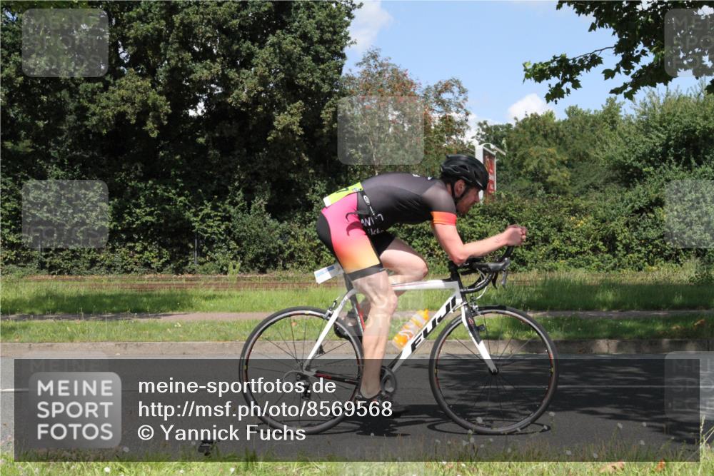 10.08.2025 - GEWOBA Citytriathlon Bremen Yannick Fuchs http://msf.ph/oto/8569568 10.08.2025 14:09:57 Radfahren 159, 167 meine-sportfotos.de
