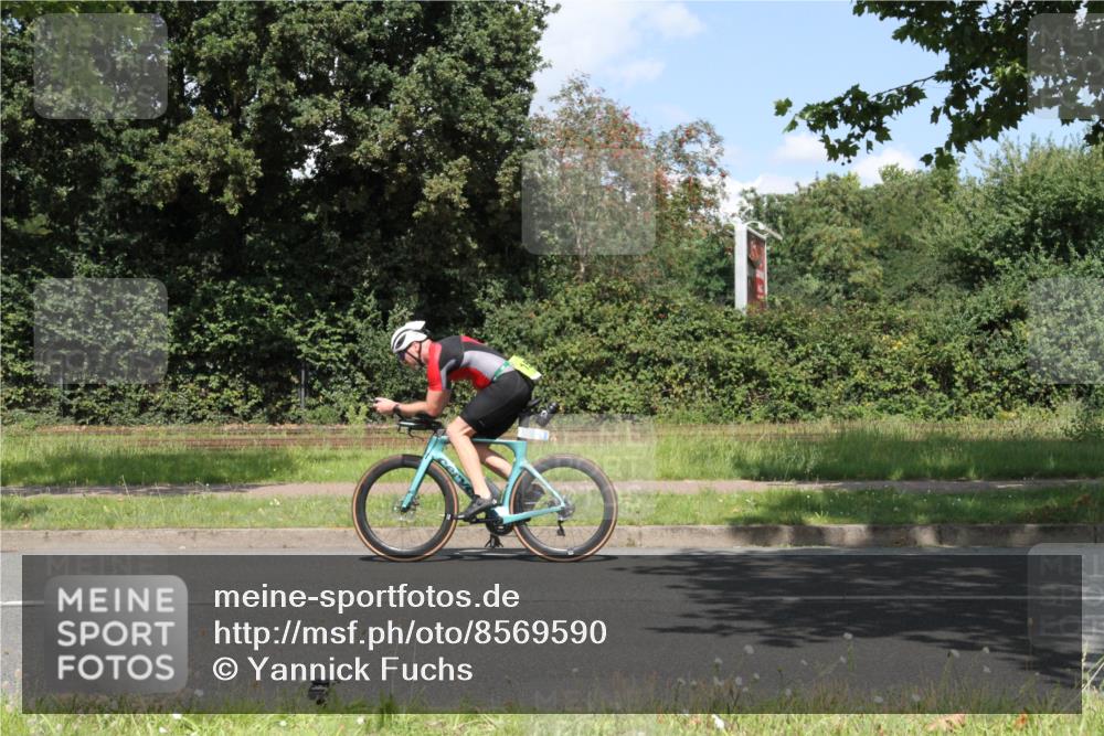 10.08.2025 - GEWOBA Citytriathlon Bremen Yannick Fuchs http://msf.ph/oto/8569590 10.08.2025 14:11:07 Radfahren  meine-sportfotos.de