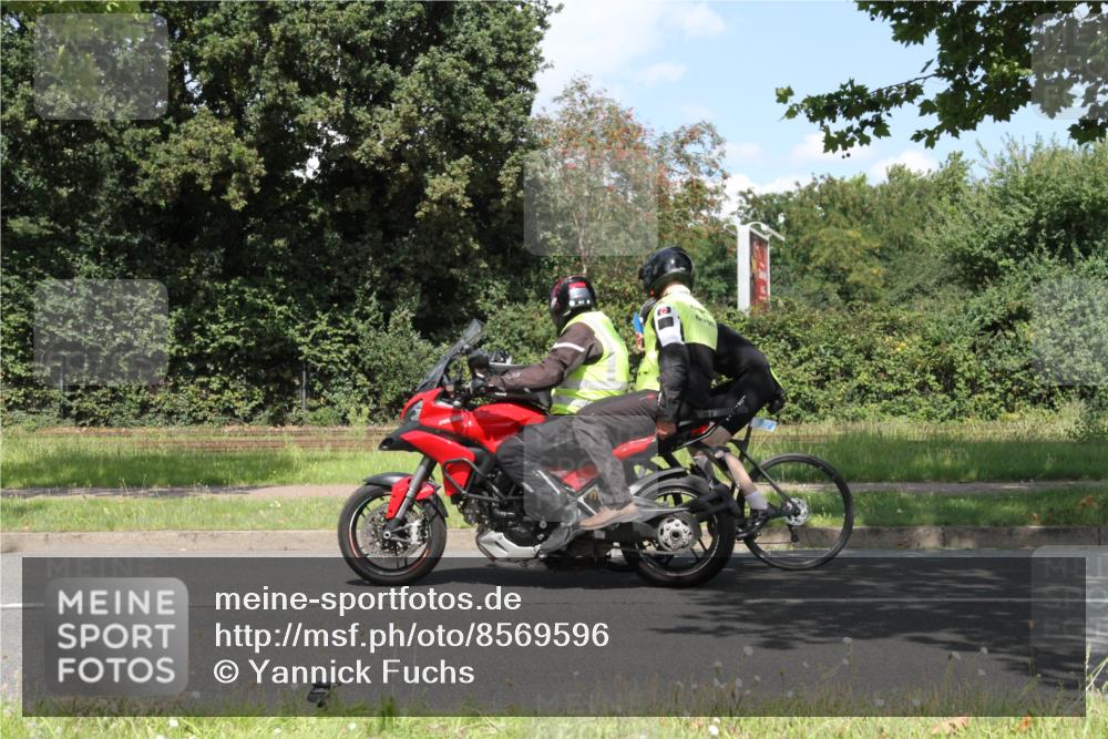 10.08.2025 - GEWOBA Citytriathlon Bremen Yannick Fuchs http://msf.ph/oto/8569596 10.08.2025 14:11:22 Radfahren 70, 161 meine-sportfotos.de