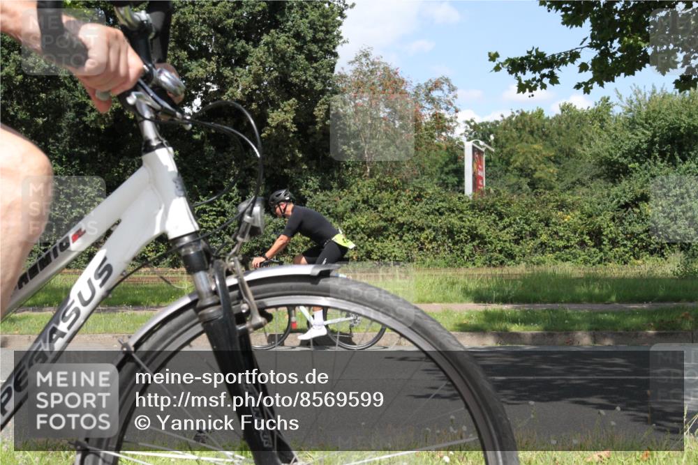 10.08.2025 - GEWOBA Citytriathlon Bremen Yannick Fuchs http://msf.ph/oto/8569599 10.08.2025 14:11:26 Radfahren 70, 161 meine-sportfotos.de