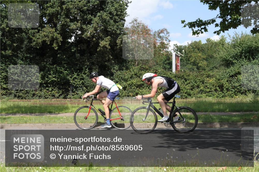 10.08.2025 - GEWOBA Citytriathlon Bremen Yannick Fuchs http://msf.ph/oto/8569605 10.08.2025 14:11:34 Radfahren 70, 161 meine-sportfotos.de