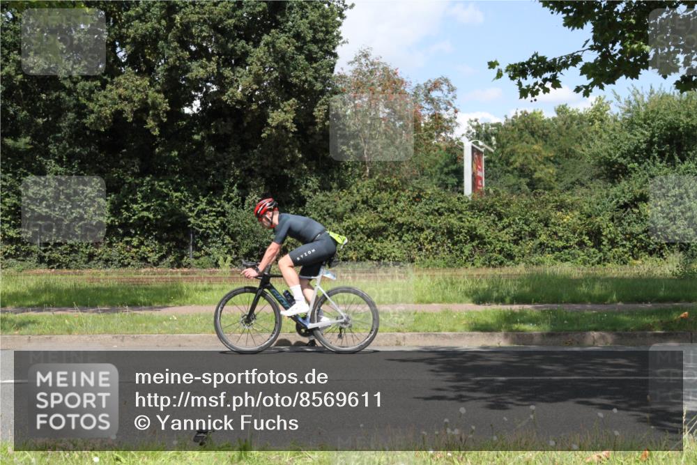 10.08.2025 - GEWOBA Citytriathlon Bremen Yannick Fuchs http://msf.ph/oto/8569611 10.08.2025 14:11:56 Radfahren 12, 156, 168 meine-sportfotos.de