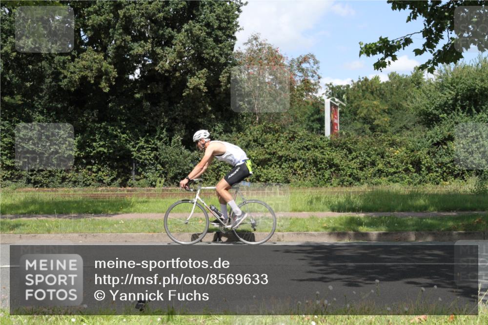 10.08.2025 - GEWOBA Citytriathlon Bremen Yannick Fuchs http://msf.ph/oto/8569633 10.08.2025 14:12:24 Radfahren 10, 27, 33, 42, 66, 171, 172, 178 meine-sportfotos.de