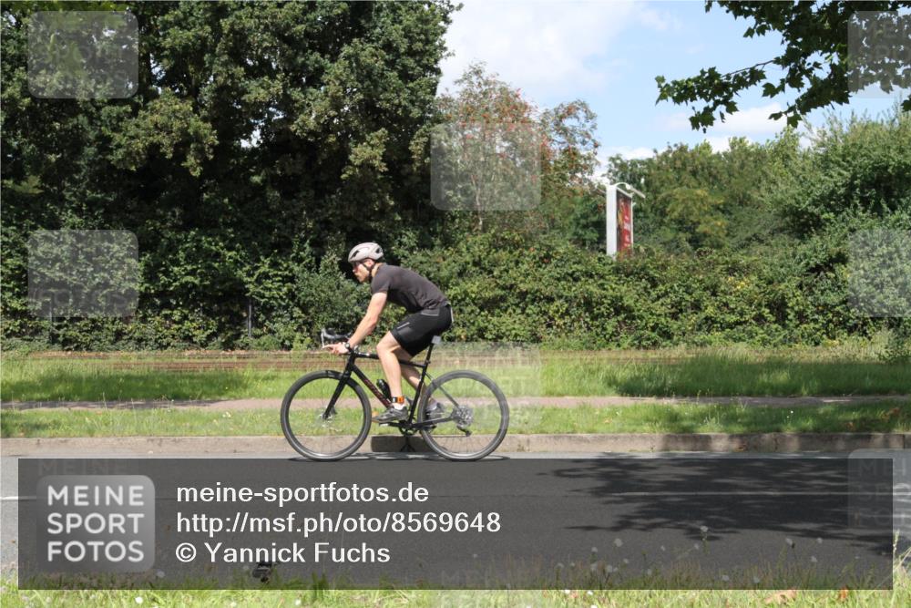 10.08.2025 - GEWOBA Citytriathlon Bremen Yannick Fuchs http://msf.ph/oto/8569648 10.08.2025 14:12:42 Radfahren 66, 117, 148, 155, 178 meine-sportfotos.de