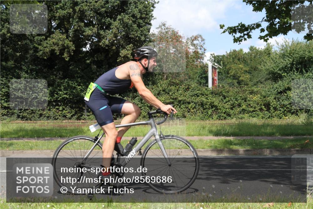 10.08.2025 - GEWOBA Citytriathlon Bremen Yannick Fuchs http://msf.ph/oto/8569686 10.08.2025 14:13:25 Radfahren 14, 26, 104, 107, 175 meine-sportfotos.de