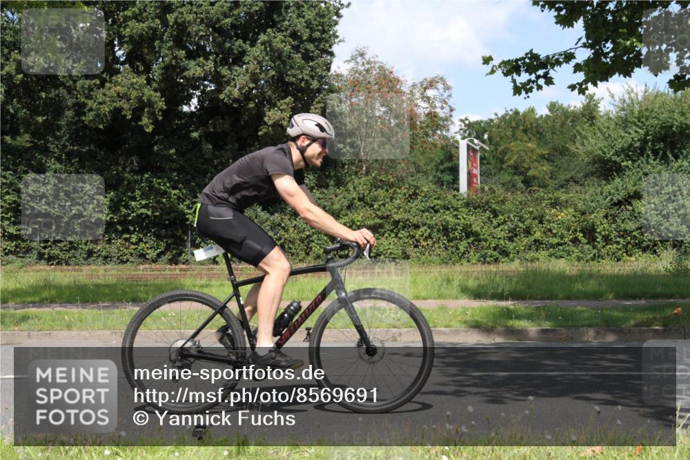 10.08.2025 - GEWOBA Citytriathlon Bremen Yannick Fuchs http://msf.ph/oto/8569691 10.08.2025 14:13:39 Radfahren 14, 26, 44, 112, 175 meine-sportfotos.de