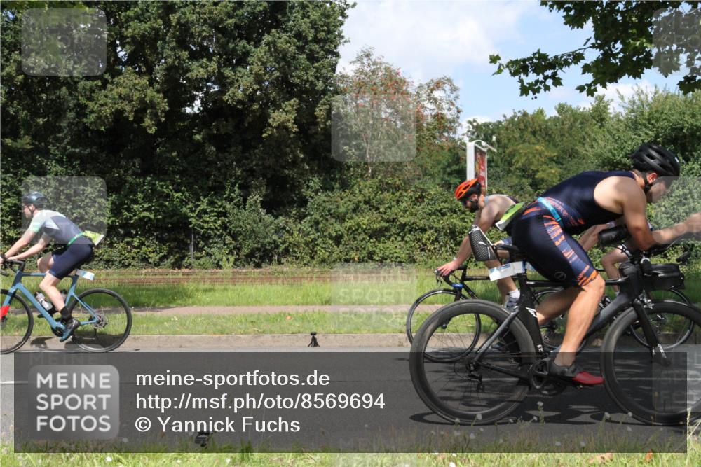 10.08.2025 - GEWOBA Citytriathlon Bremen Yannick Fuchs http://msf.ph/oto/8569694 10.08.2025 14:13:41 Radfahren 14, 44, 112 meine-sportfotos.de