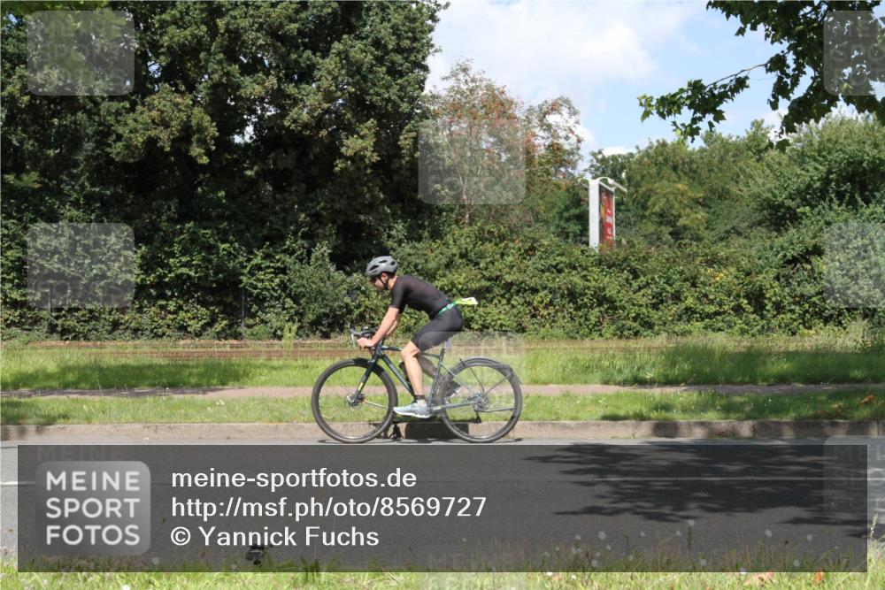 10.08.2025 - GEWOBA Citytriathlon Bremen Yannick Fuchs http://msf.ph/oto/8569727 10.08.2025 14:14:07 Radfahren  meine-sportfotos.de