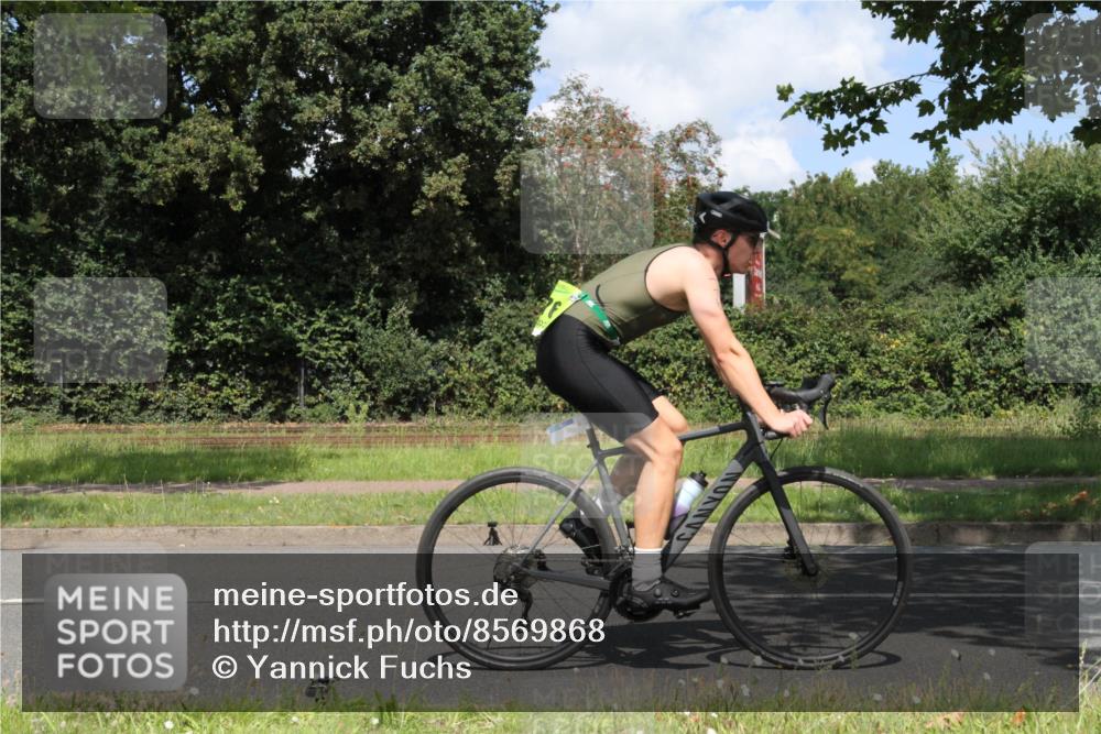 10.08.2025 - GEWOBA Citytriathlon Bremen Yannick Fuchs http://msf.ph/oto/8569868 10.08.2025 14:15:15 Radfahren 15, 45, 54, 55, 76, 88, 97, 108, 133, 146, 151 meine-sportfotos.de