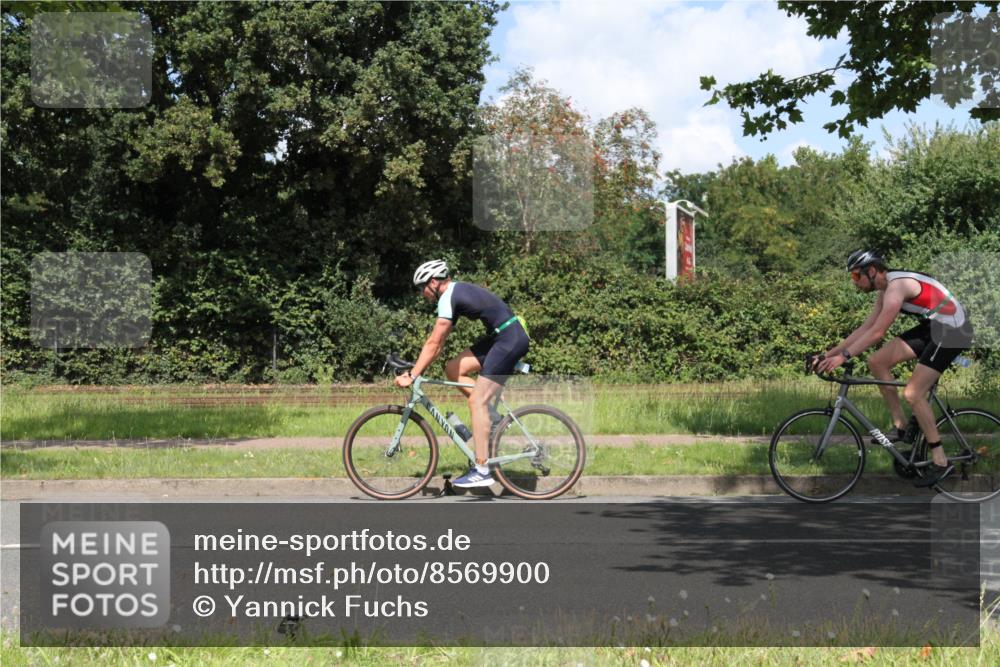 10.08.2025 - GEWOBA Citytriathlon Bremen Yannick Fuchs http://msf.ph/oto/8569900 10.08.2025 14:15:32 Radfahren 45, 54, 55, 72, 97, 118, 123, 187 meine-sportfotos.de