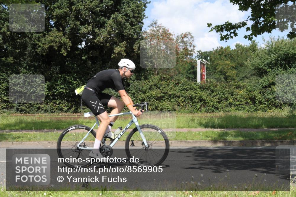 10.08.2025 - GEWOBA Citytriathlon Bremen Yannick Fuchs http://msf.ph/oto/8569905 10.08.2025 14:15:35 Radfahren 54, 72, 74, 97, 98, 118, 123, 187 meine-sportfotos.de