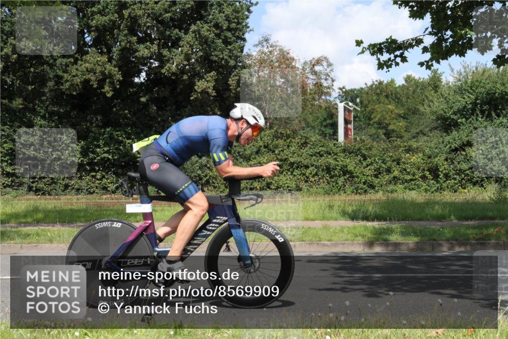 10.08.2025 - GEWOBA Citytriathlon Bremen Yannick Fuchs http://msf.ph/oto/8569909 10.08.2025 14:15:39 Radfahren 72, 74, 98, 118, 123, 187 meine-sportfotos.de