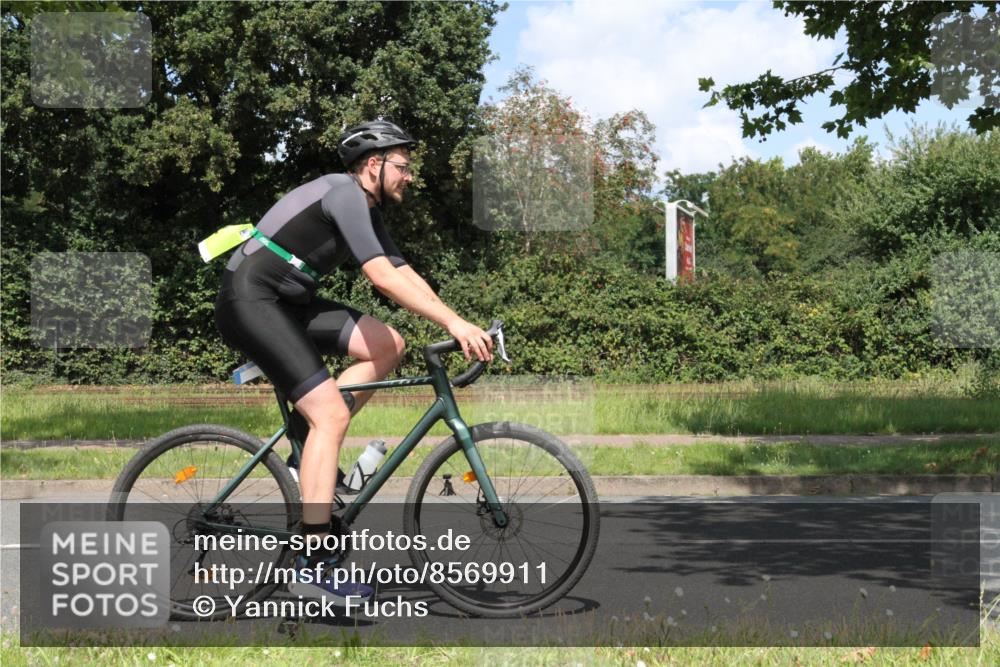 10.08.2025 - GEWOBA Citytriathlon Bremen Yannick Fuchs http://msf.ph/oto/8569911 10.08.2025 14:15:42 Radfahren 72, 74, 98, 118, 123, 187 meine-sportfotos.de