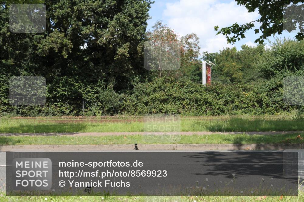10.08.2025 - GEWOBA Citytriathlon Bremen Yannick Fuchs http://msf.ph/oto/8569923 10.08.2025 14:15:57 Radfahren 23, 24, 43, 46, 74, 92, 98, 129, 271 meine-sportfotos.de