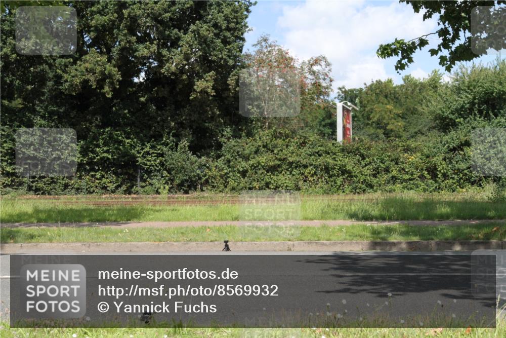 10.08.2025 - GEWOBA Citytriathlon Bremen Yannick Fuchs http://msf.ph/oto/8569932 10.08.2025 14:16:06 Radfahren 2, 23, 24, 43, 46, 62, 65, 92, 129, 271 meine-sportfotos.de