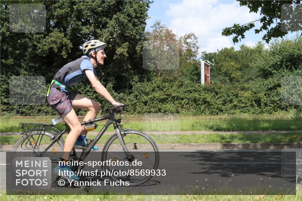 10.08.2025 - GEWOBA Citytriathlon Bremen Yannick Fuchs http://msf.ph/oto/8569933 10.08.2025 14:16:06 Radfahren 2, 23, 24, 43, 46, 62, 65, 92, 129, 271 meine-sportfotos.de