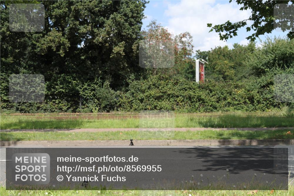 10.08.2025 - GEWOBA Citytriathlon Bremen Yannick Fuchs http://msf.ph/oto/8569955 10.08.2025 14:16:15 Radfahren 2, 23, 24, 38, 46, 48, 57, 62, 63, 65, 92, 129, 144 meine-sportfotos.de