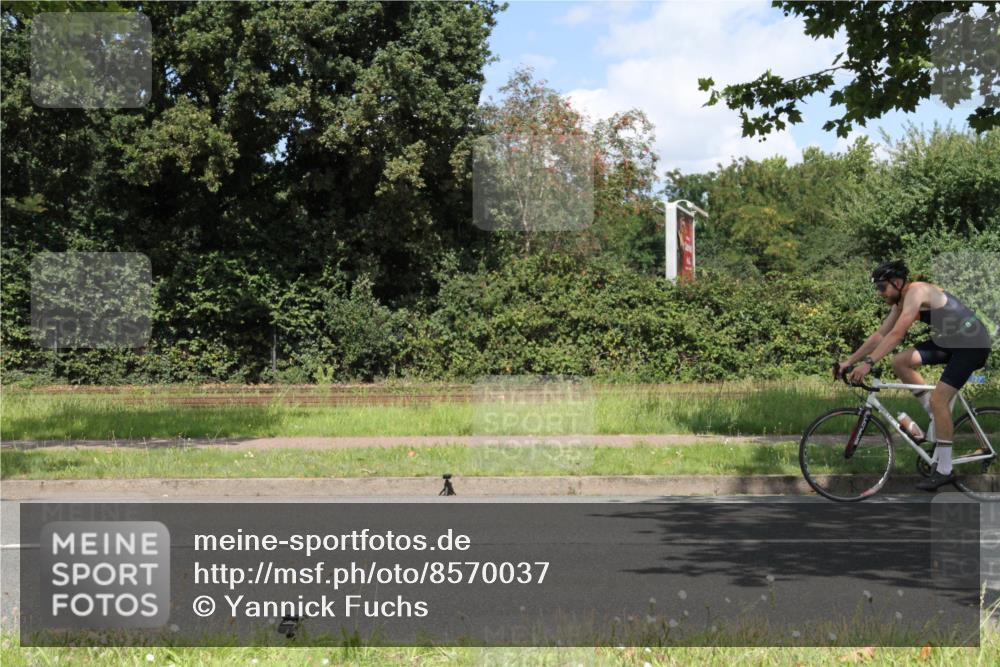10.08.2025 - GEWOBA Citytriathlon Bremen Yannick Fuchs http://msf.ph/oto/8570037 10.08.2025 14:16:44 Radfahren 20, 41, 64, 152, 173 meine-sportfotos.de