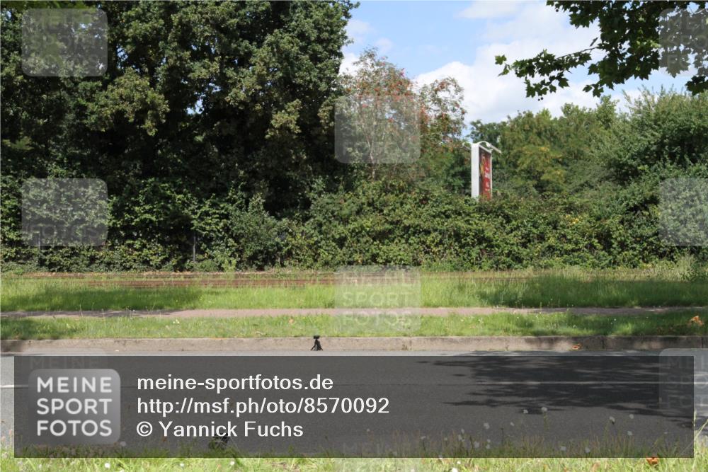 10.08.2025 - GEWOBA Citytriathlon Bremen Yannick Fuchs http://msf.ph/oto/8570092 10.08.2025 14:17:42 Radfahren 4, 51, 127, 304 meine-sportfotos.de