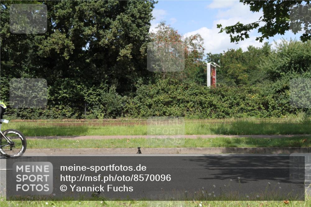 10.08.2025 - GEWOBA Citytriathlon Bremen Yannick Fuchs http://msf.ph/oto/8570096 10.08.2025 14:17:53 Radfahren 51, 91, 240, 263 meine-sportfotos.de