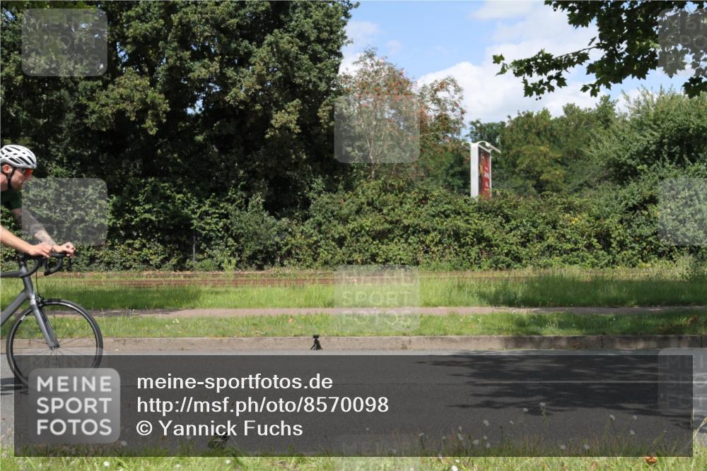 10.08.2025 - GEWOBA Citytriathlon Bremen Yannick Fuchs http://msf.ph/oto/8570098 10.08.2025 14:17:54 Radfahren 51, 91, 240, 263 meine-sportfotos.de