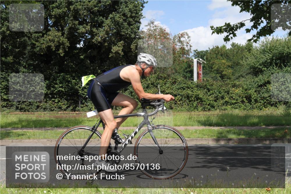 10.08.2025 - GEWOBA Citytriathlon Bremen Yannick Fuchs http://msf.ph/oto/8570136 10.08.2025 14:18:22 Radfahren 47, 75, 94, 100, 147, 255, 295 meine-sportfotos.de