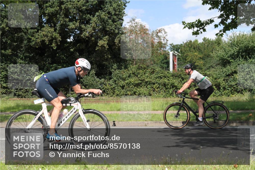 10.08.2025 - GEWOBA Citytriathlon Bremen Yannick Fuchs http://msf.ph/oto/8570138 10.08.2025 14:18:23 Radfahren 47, 75, 94, 100, 131, 147, 255, 295 meine-sportfotos.de