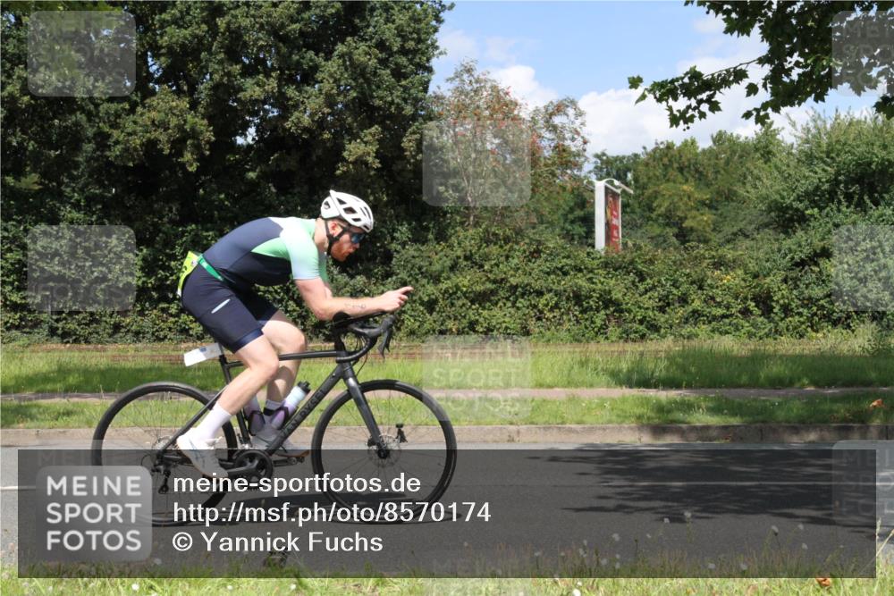 10.08.2025 - GEWOBA Citytriathlon Bremen Yannick Fuchs http://msf.ph/oto/8570174 10.08.2025 14:18:59 Radfahren 81, 101, 106, 116, 139, 261, 264 meine-sportfotos.de