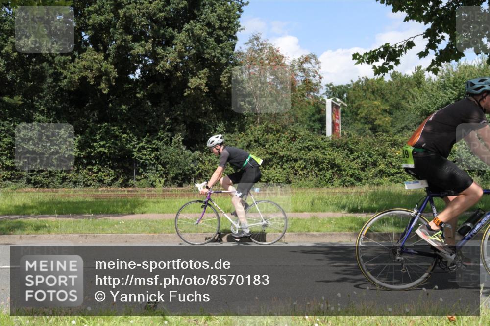 10.08.2025 - GEWOBA Citytriathlon Bremen Yannick Fuchs http://msf.ph/oto/8570183 10.08.2025 14:19:08 Radfahren 101, 116, 126, 139, 162, 201, 254, 261, 264 meine-sportfotos.de