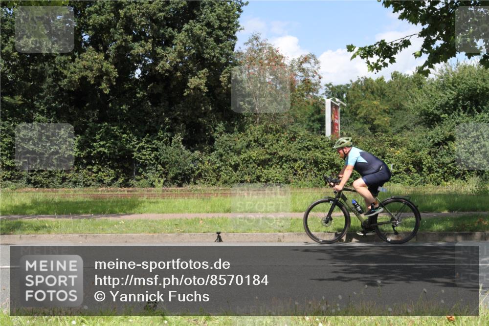 10.08.2025 - GEWOBA Citytriathlon Bremen Yannick Fuchs http://msf.ph/oto/8570184 10.08.2025 14:19:09 Radfahren 101, 116, 124, 126, 139, 162, 201, 254, 261, 264 meine-sportfotos.de