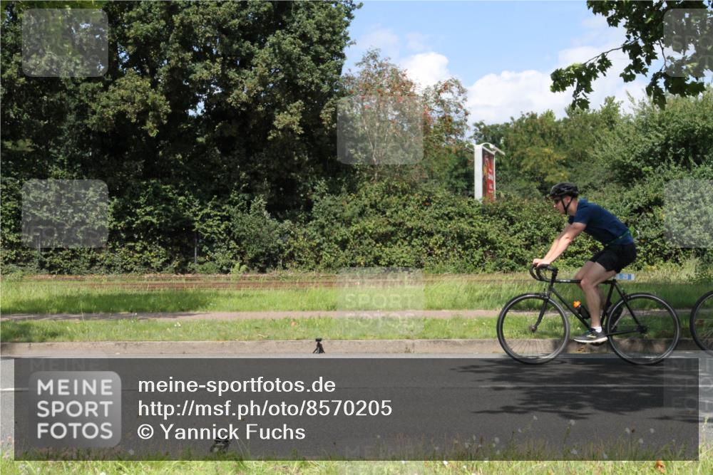 10.08.2025 - GEWOBA Citytriathlon Bremen Yannick Fuchs http://msf.ph/oto/8570205 10.08.2025 14:19:24 Radfahren 84, 124, 126, 162, 201, 227, 239, 254 meine-sportfotos.de