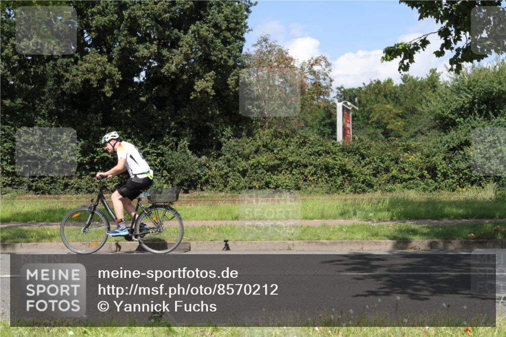 10.08.2025 - GEWOBA Citytriathlon Bremen Yannick Fuchs http://msf.ph/oto/8570212 10.08.2025 14:19:26 Radfahren 84, 124, 126, 162, 201, 227, 239, 254 meine-sportfotos.de